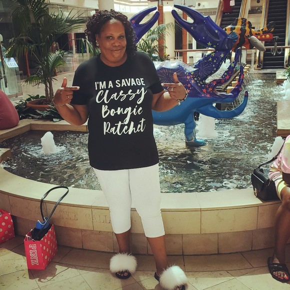 Meet your Posher, Pia - Picture 1 of 1